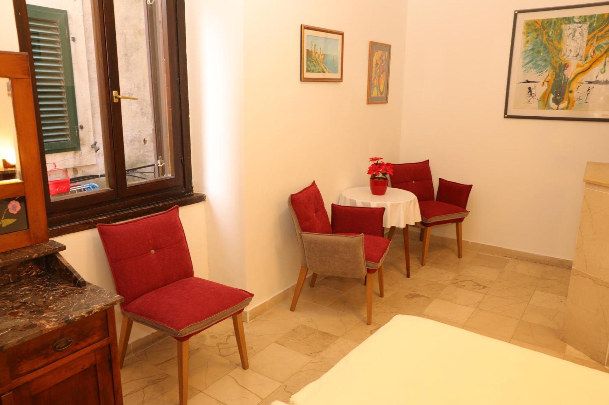 Center Room D16 In The Ancient Roman Palace スプリト エクステリア 写真